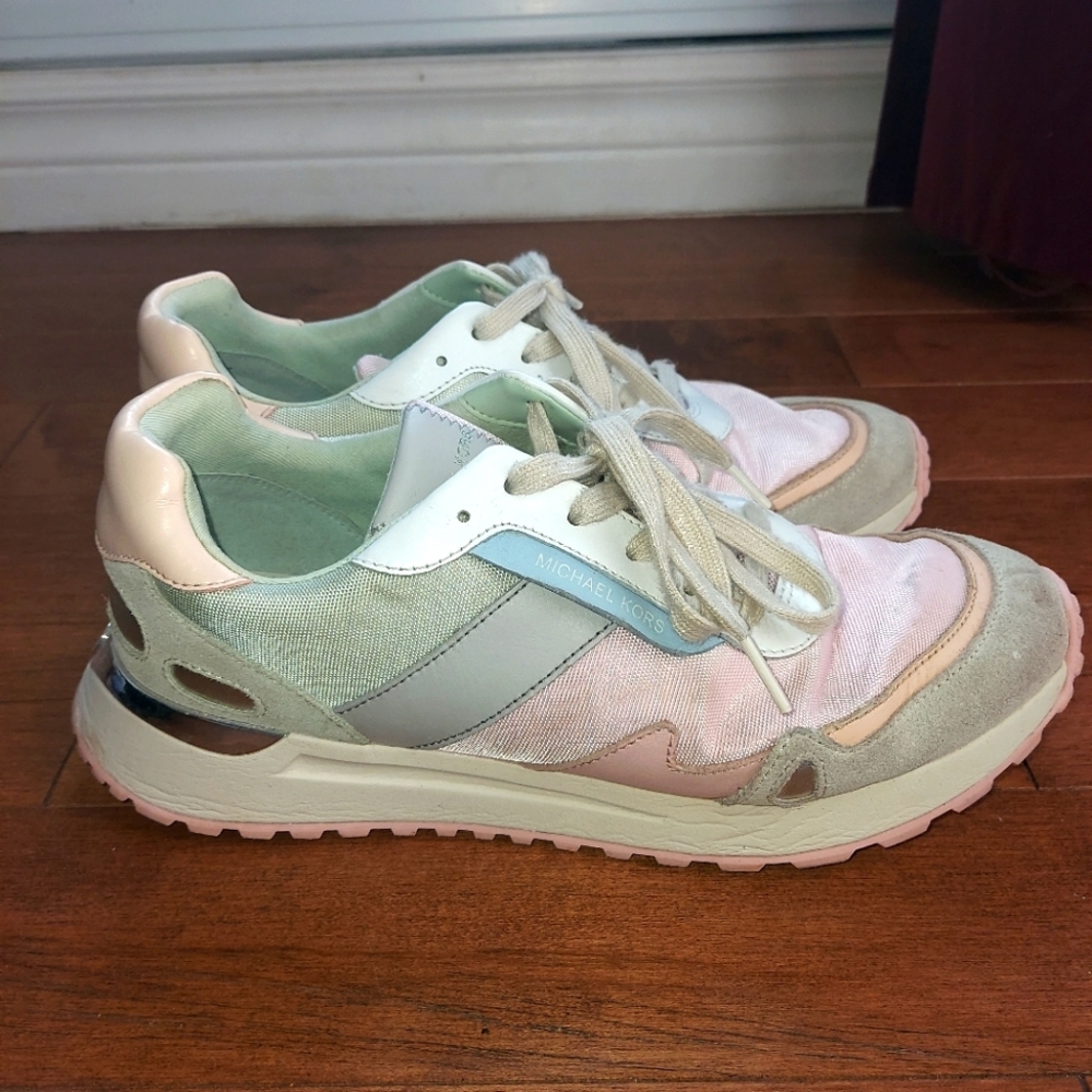 Micheal kors shoes 9M